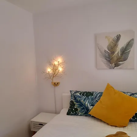 Apartment Pinia With Free Parking