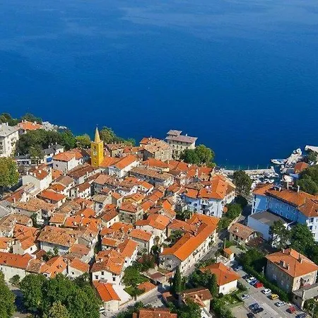 Pinia With Free Parking